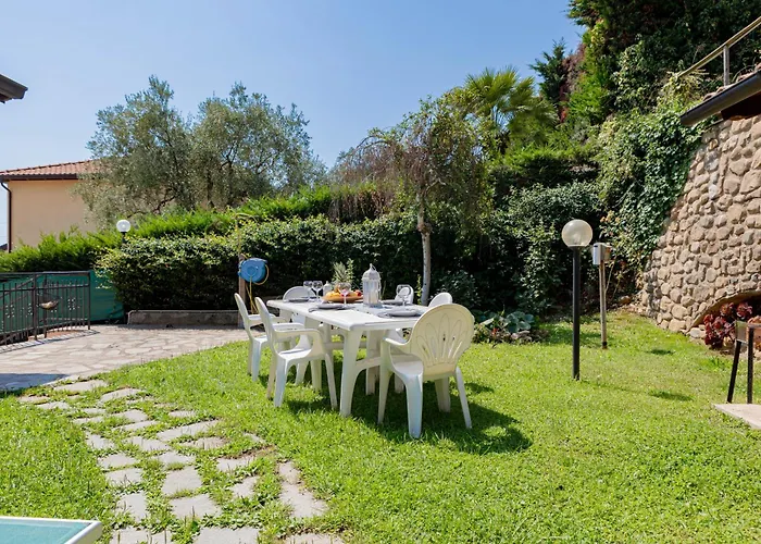 H11 Oasi Serena Parcheggio-Giardino
